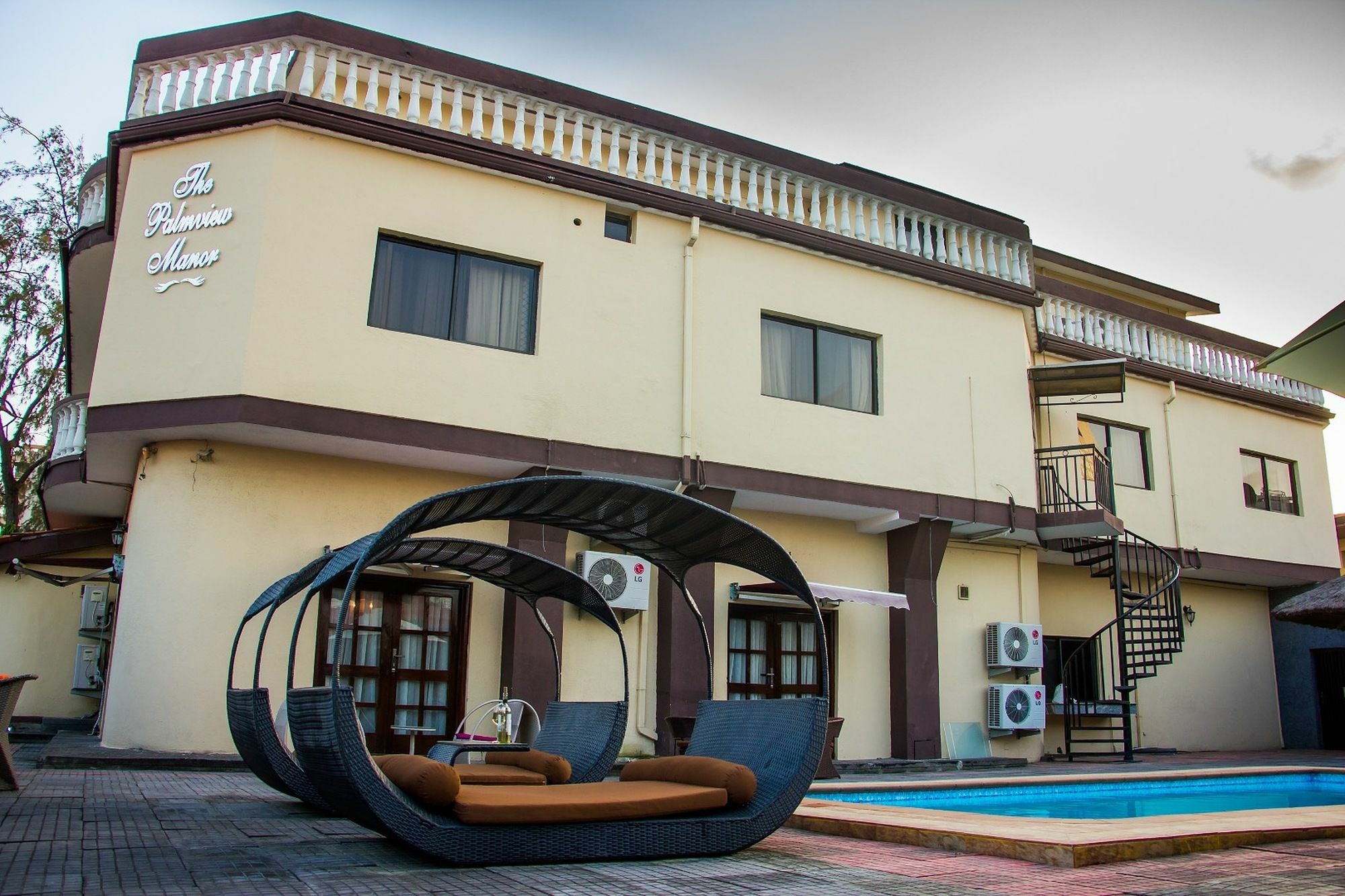 Palm View Manor Hotel Lagos Exterior photo