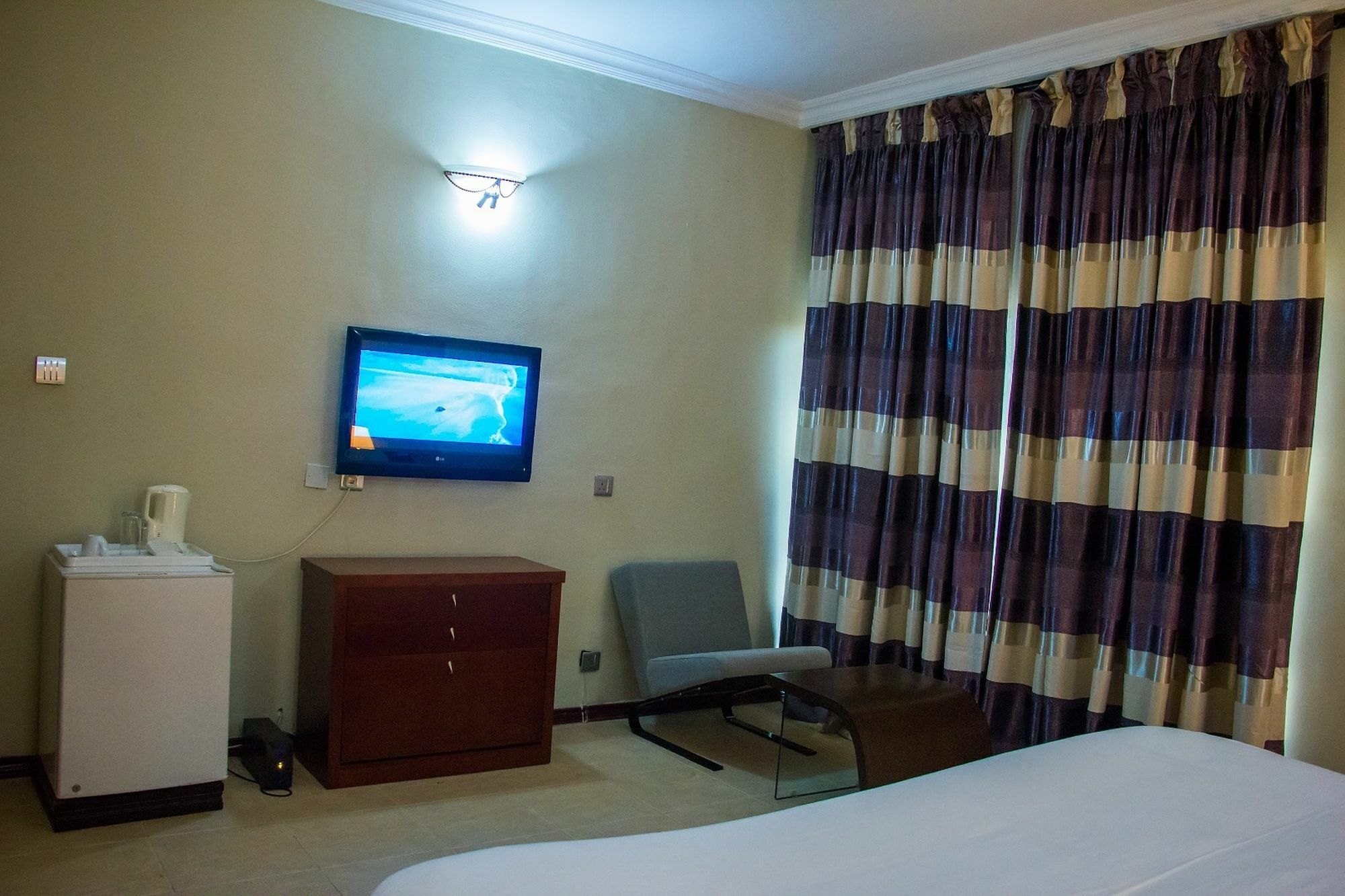 Palm View Manor Hotel Lagos Exterior photo