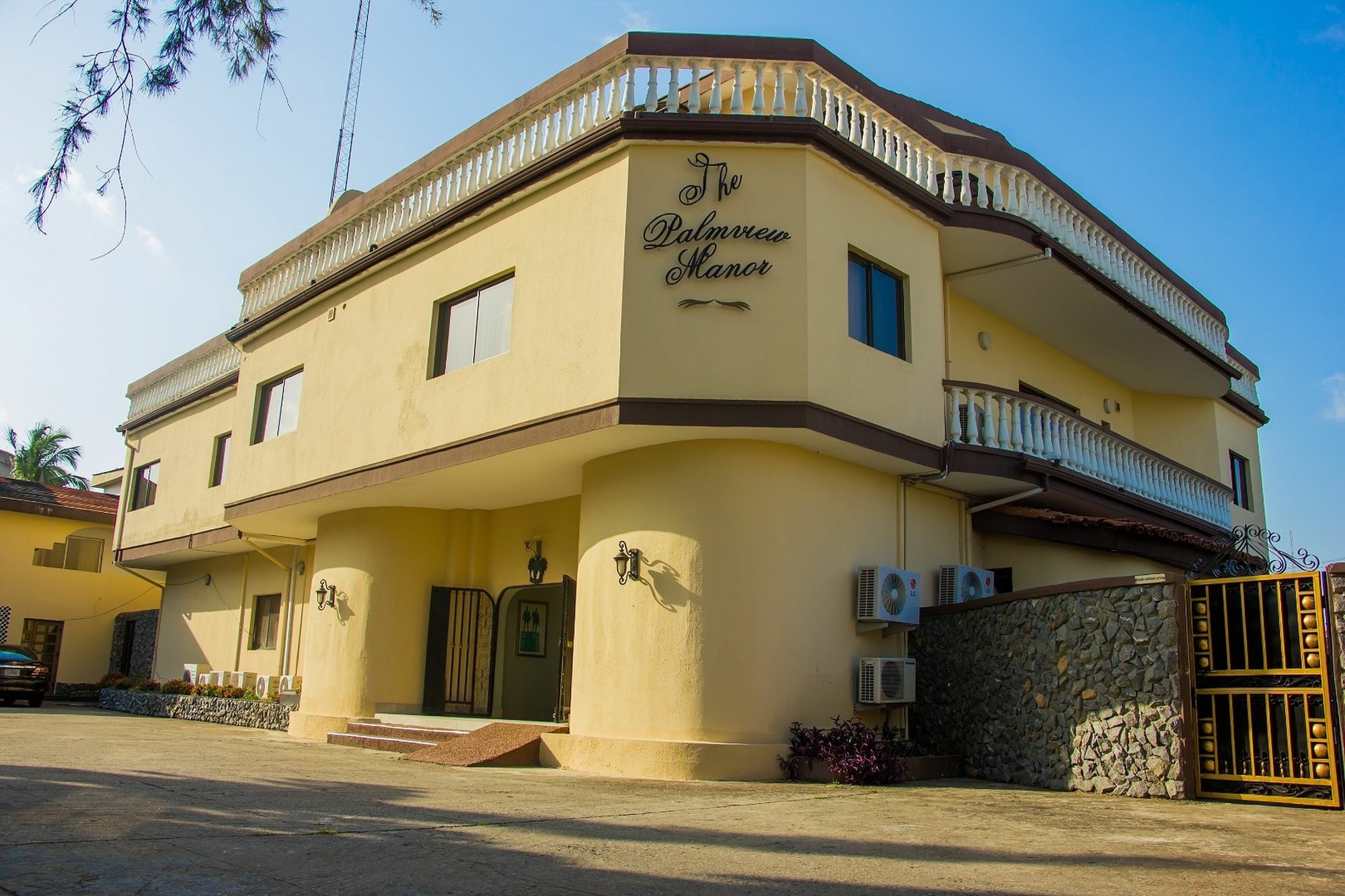 Palm View Manor Hotel Lagos Exterior photo